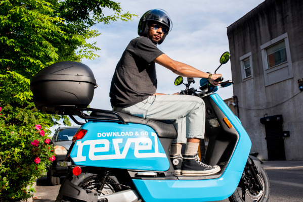 Revel lands allow to bring hundreds of electric mopeds to San Francisco